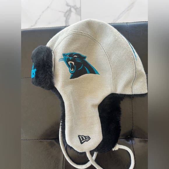 Worn twice New Era Carolina Panthers Trapper - Picture 3 of 7
